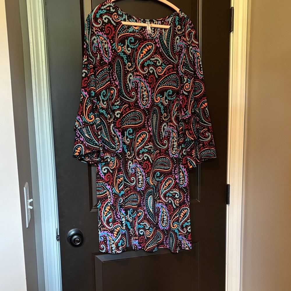 Dear Scarlett 2X Black Paisley Print Multicolor Dress Bell Sleeves